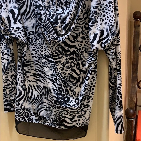 Animal print hooded top - Picture 3 of 3